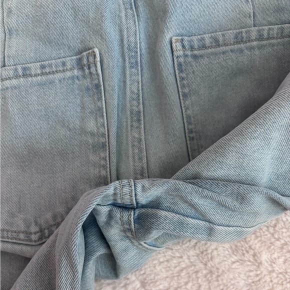 Zara Wide-Leg High-Waist Buttoned Jeans - Picture 8 of 10